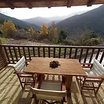 Lägenhet Helmos Mountain Retreat *