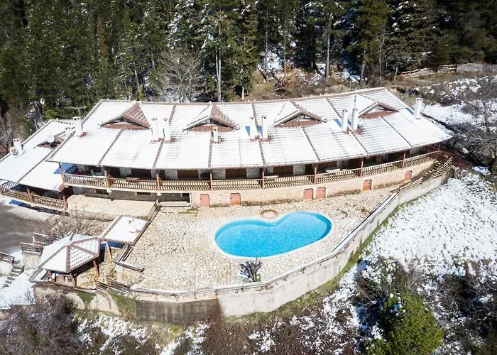 דירה Helmos Mountain Retreat זרוכלה