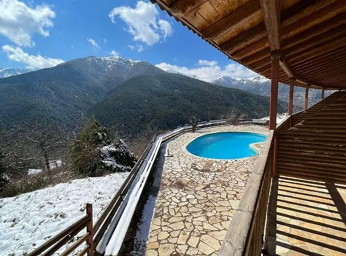 Helmos Mountain Retreat דירה זרוכלה