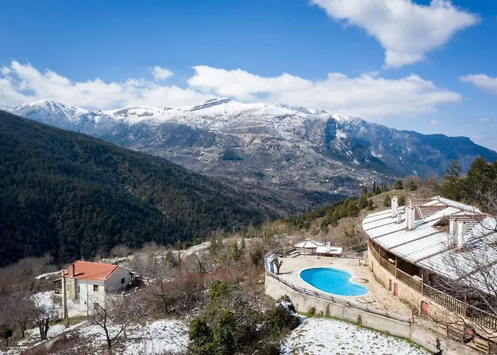 Helmos Mountain Retreat * זרוכלה